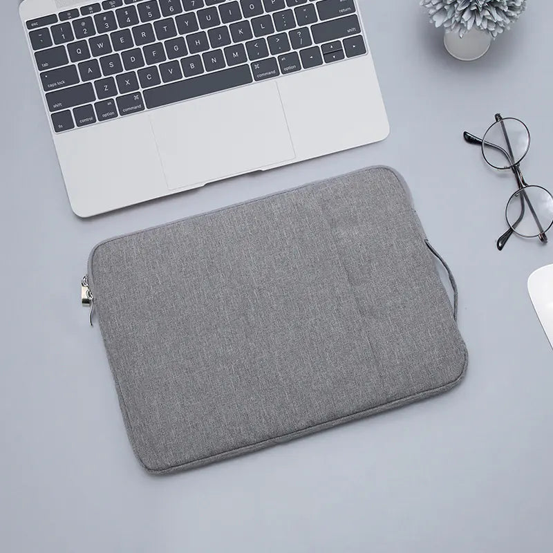 Notebook Tablet Laptop Storage Case – 15.6 Inch