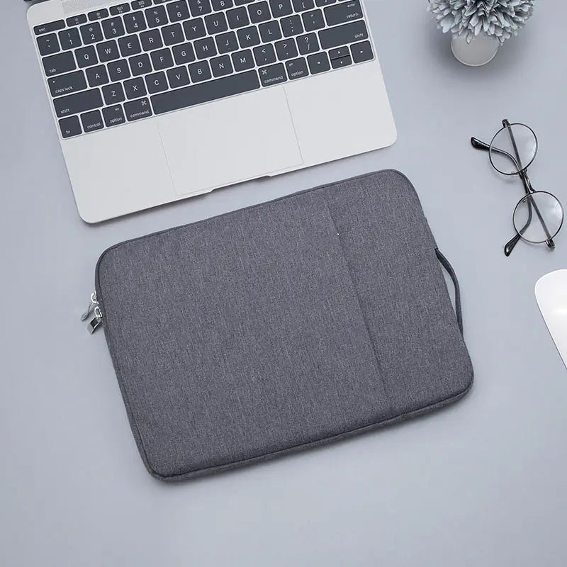 Notebook Tablet Laptop Storage Case – 15.6 Inch