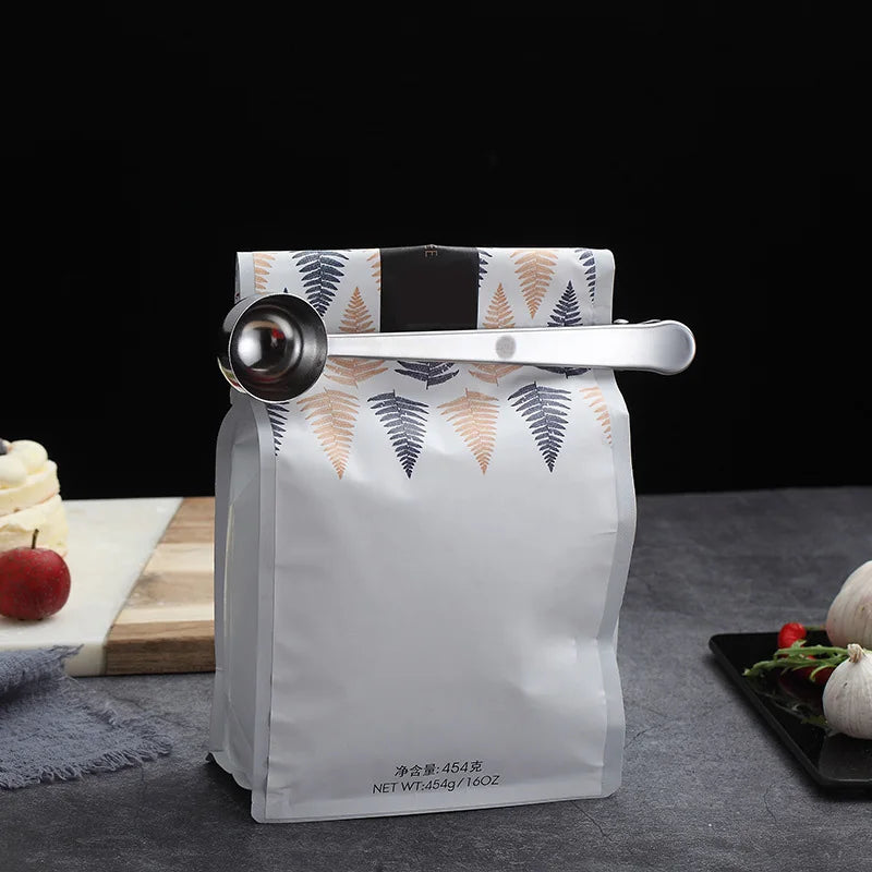 Two-in-one Durable Stainless Steel Spoon with Bag Clip Ground Tea Coffee Scoop with Portable Bag Seal Clip Powder Measuring Tool