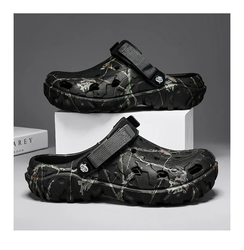 Summer Men Slippers Outdoor Foam Garden Clogs Home Shoes Male hole Shoes Light Water Shoes Comfort Home Soft Slippers