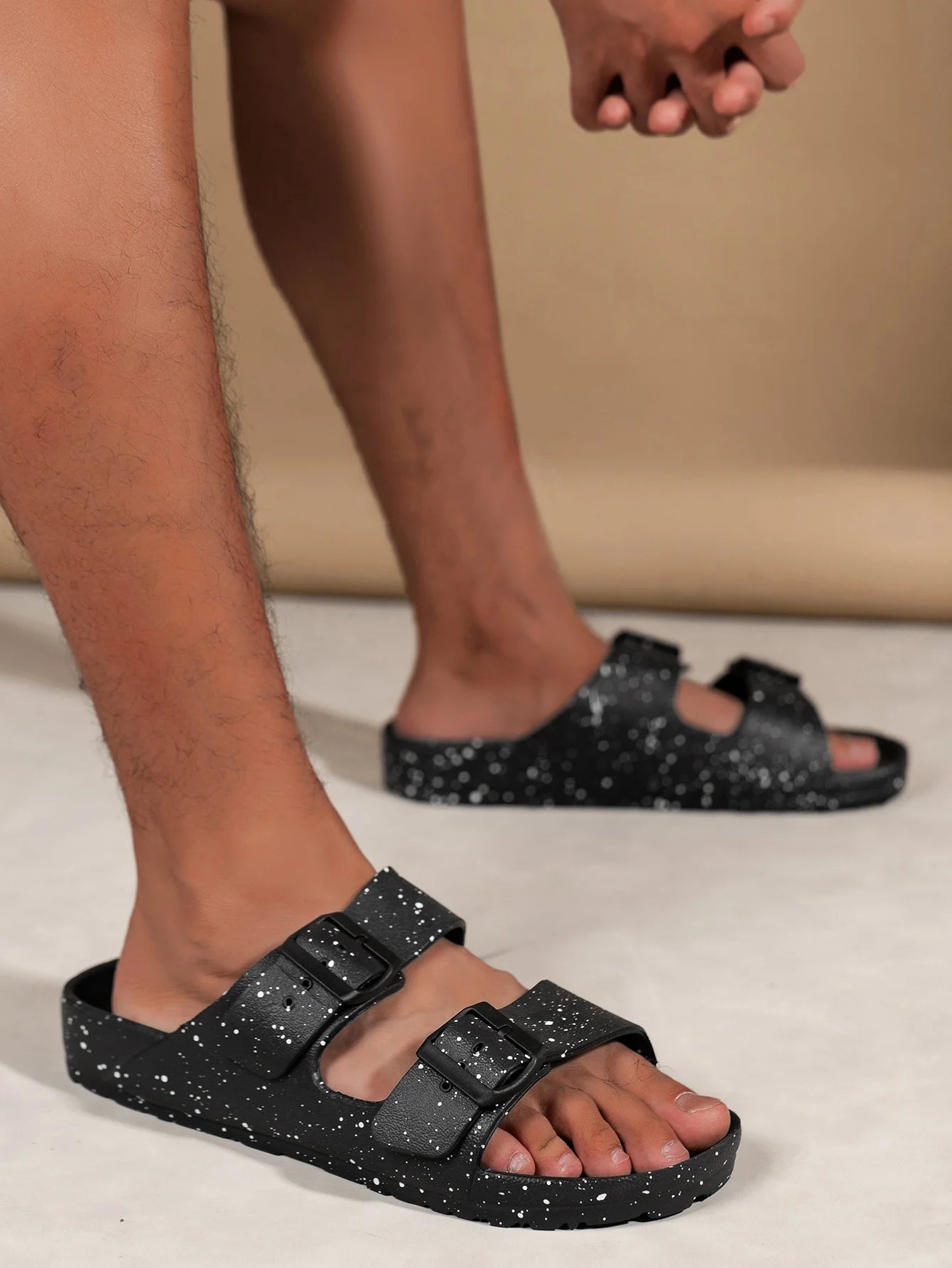 Men's Fashionable Slippers, Waterproof, Non-Slip, Soft Sole, Wear-Resistant, Comfortable, Lightweight Slip-On Slippers