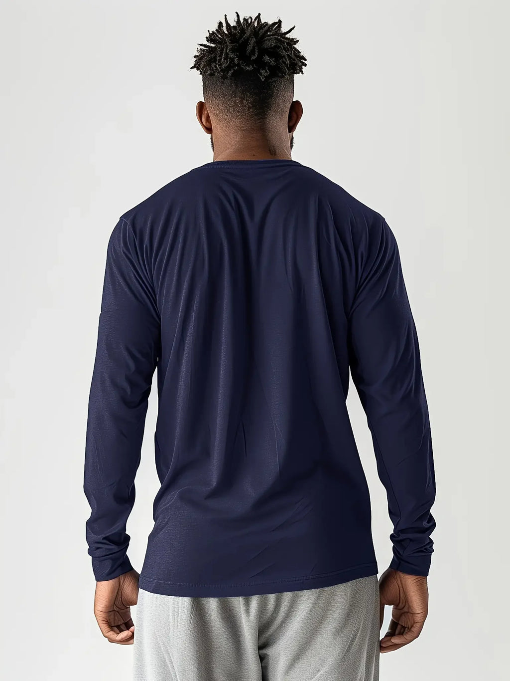 men's solid color round neck long sleeved T-shirt, versatile design, comfortable and fashionable