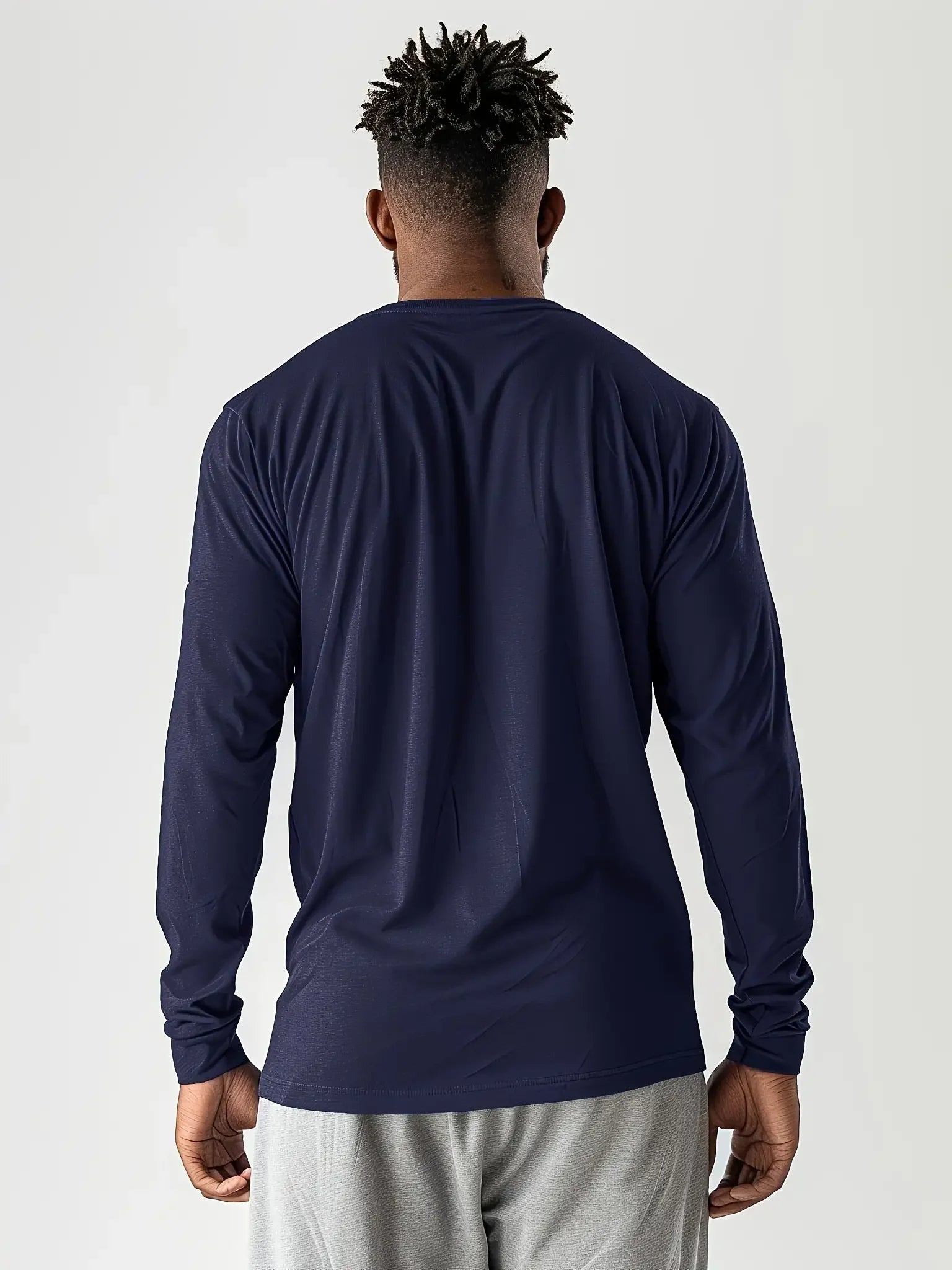 men's solid color round neck long sleeved T-shirt, versatile design, comfortable and fashionable