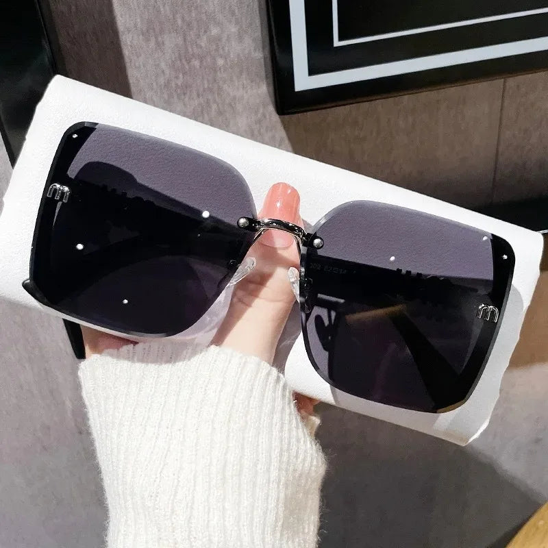 Oversized Square Sunglasses for Women Luxury Trendy Driving Eyewear UV400 Protection Fashionable Ladies Sun Glasses