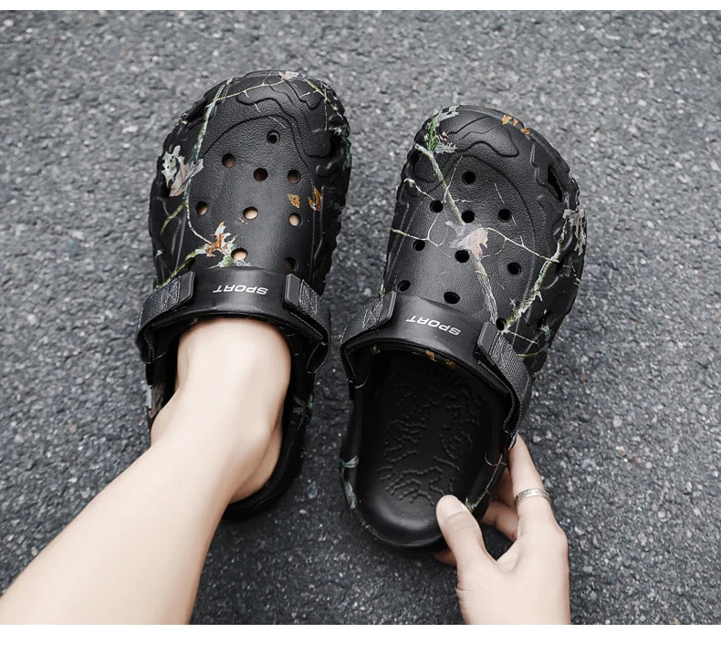 Summer Men Slippers Outdoor Foam Garden Clogs Home Shoes Male hole Shoes Light Water Shoes Comfort Home Soft Slippers