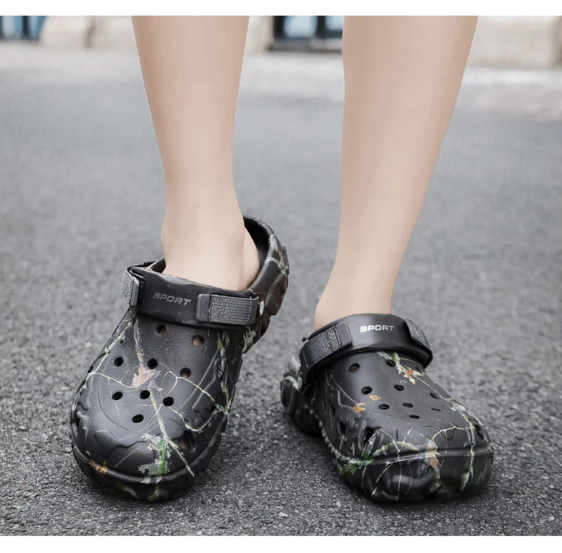 Summer Men Slippers Outdoor Foam Garden Clogs Home Shoes Male hole Shoes Light Water Shoes Comfort Home Soft Slippers