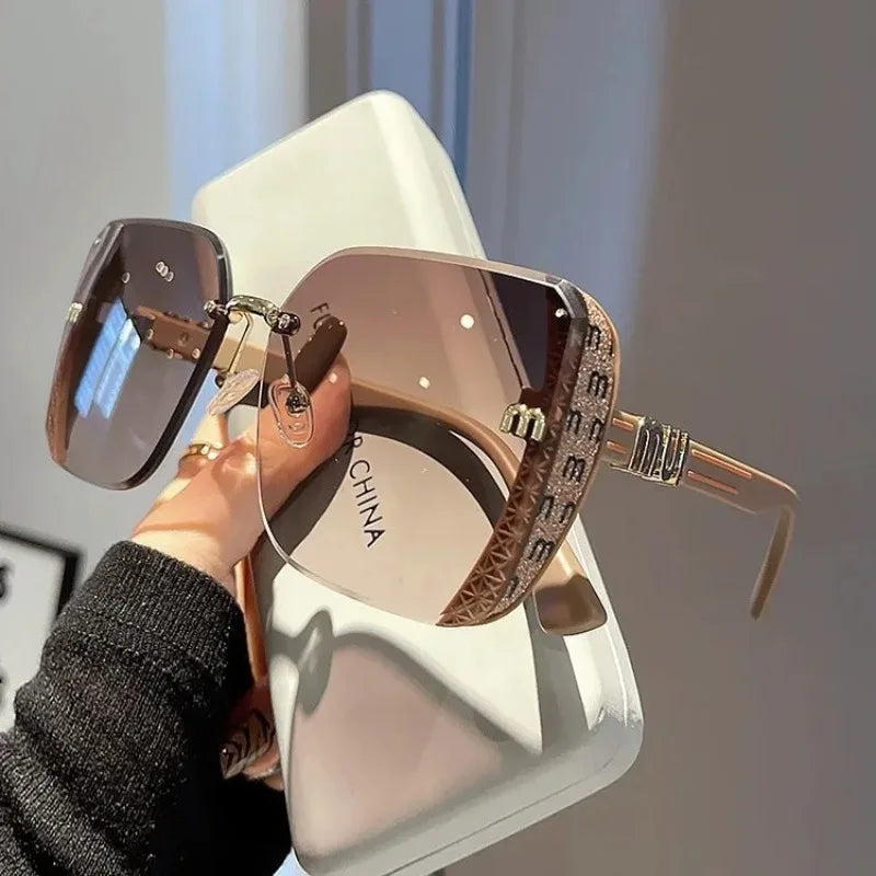 Oversized Square Sunglasses for Women Luxury Trendy Driving Eyewear UV400 Protection Fashionable Ladies Sun Glasses