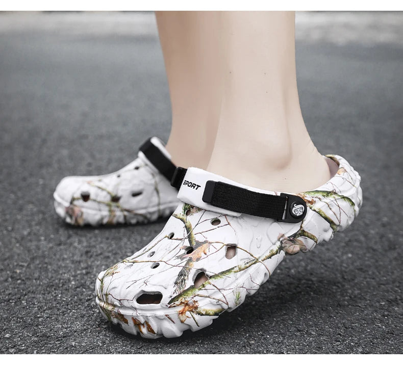 Summer Men Slippers Outdoor Foam Garden Clogs Home Shoes Male hole Shoes Light Water Shoes Comfort Home Soft Slippers
