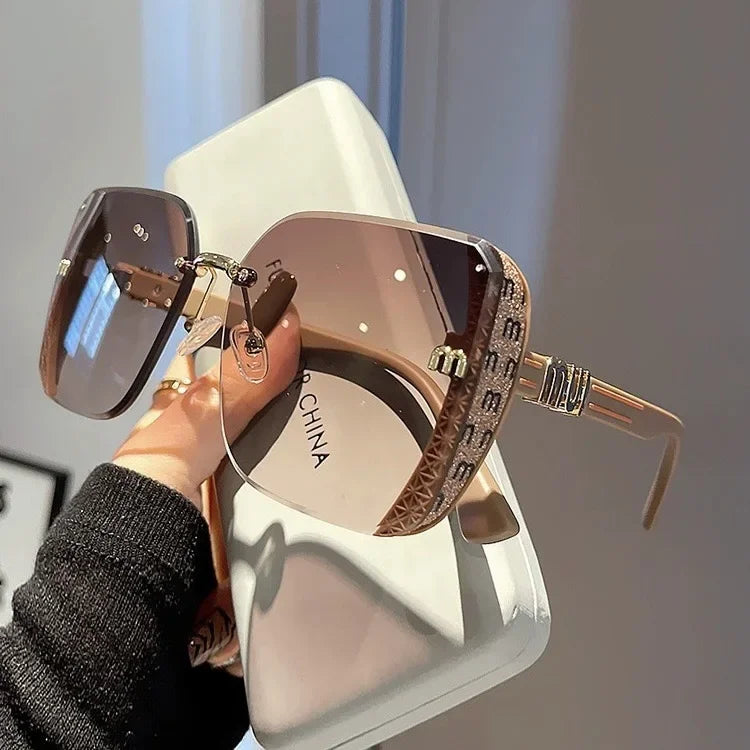 Oversized Square Sunglasses for Women Luxury Trendy Driving Eyewear UV400 Protection Fashionable Ladies Sun Glasses