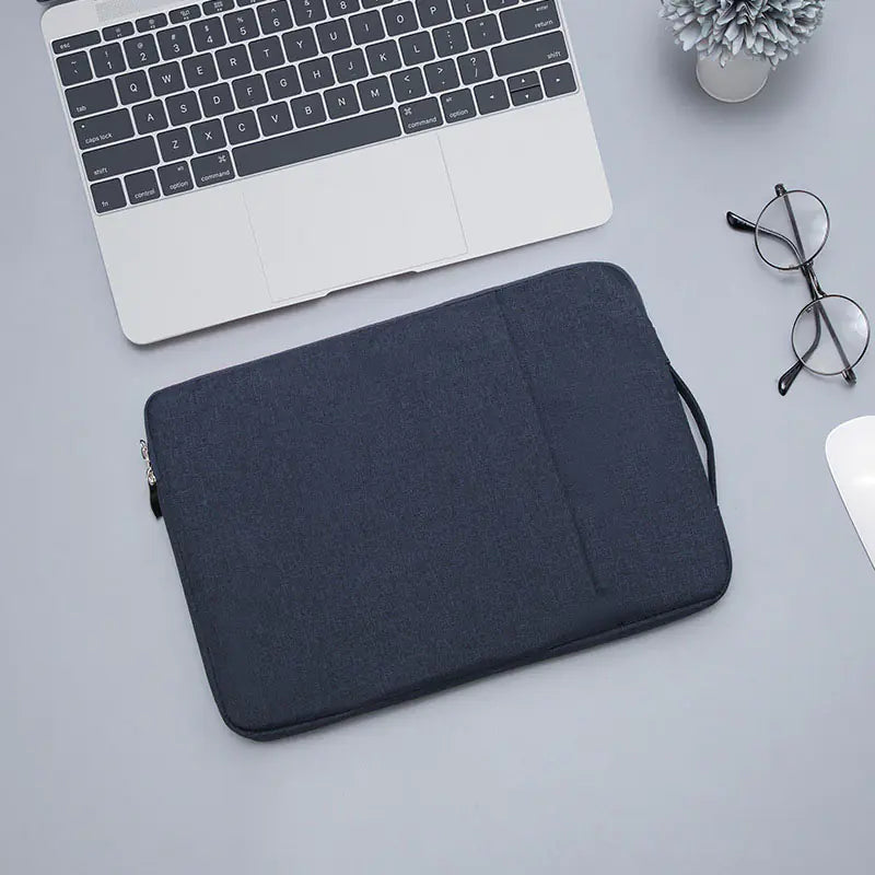 Notebook Tablet Laptop Storage Case – 15.6 Inch