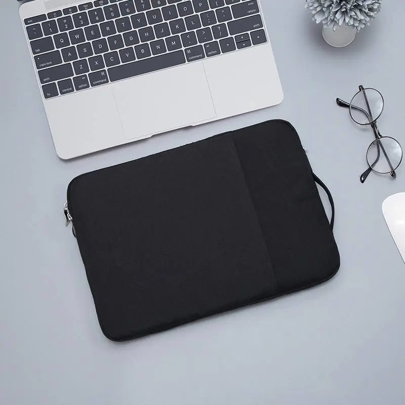 Notebook Tablet Laptop Storage Case – 15.6 Inch